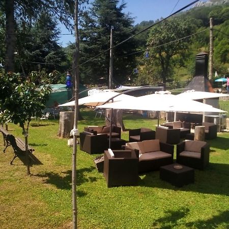 Hotel Restaurante Parador De Felechosa Esterno foto