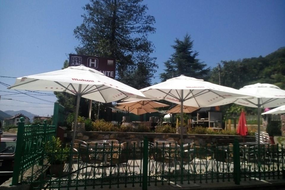 Hotel Restaurante Parador De Felechosa Esterno foto